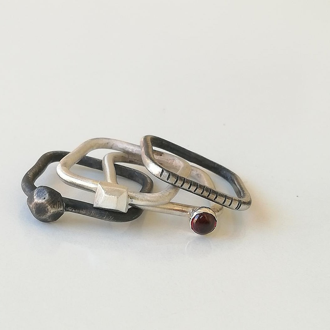 4U1 garnet I / square / ring