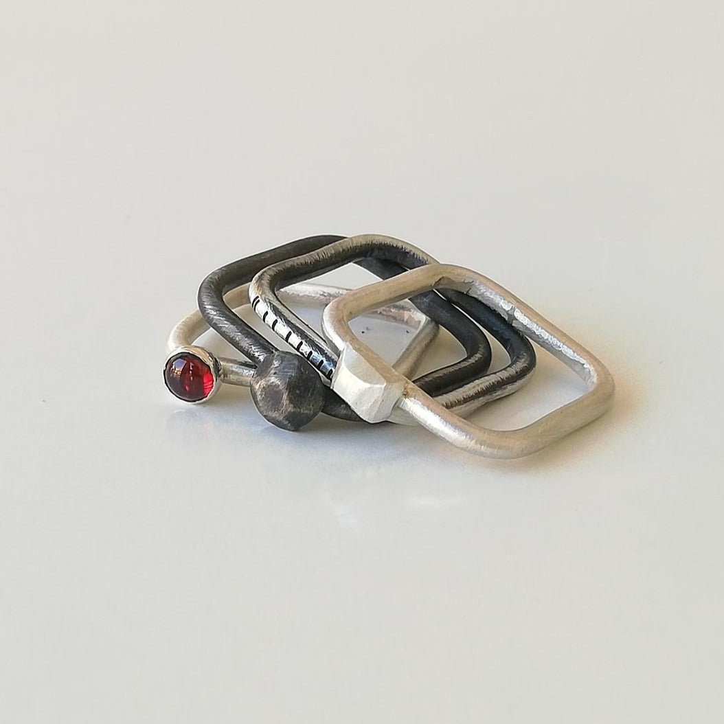 4U1 garnet I / square / ring
