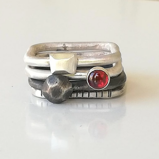 4U1 garnet I / square / ring